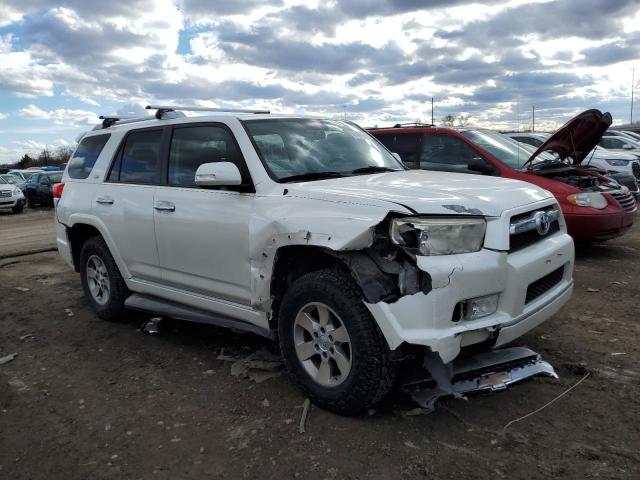 JTEBU5JR9A5018732 - 2010 TOYOTA 4RUNNER SR5 WHITE photo 4