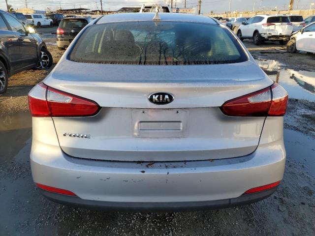 KNAFK4A68G5550460 - 2016 KIA FORTE LX SILVER photo 6