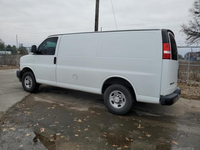 1GCWGAFP9K1330507 - 2019 CHEVROLET EXPRESS G2 WHITE photo 2