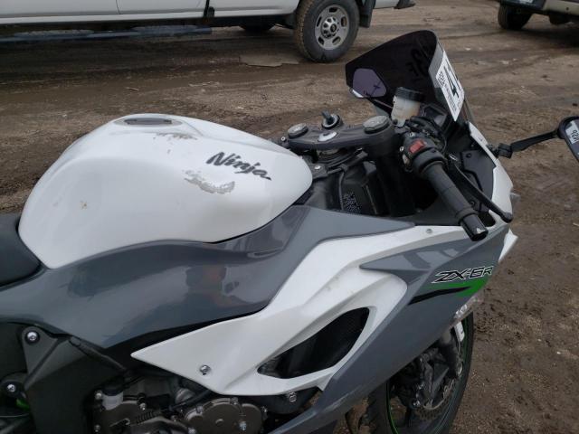 JKBZXJH10MA008630 - 2021 KAWASAKI ZX636 K WHITE photo 5