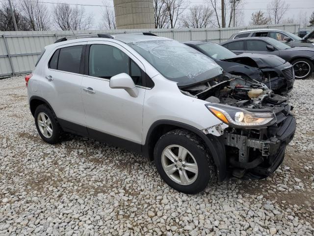 KL7CJPSB4HB240876 - 2017 CHEVROLET TRAX 1LT SILVER photo 4