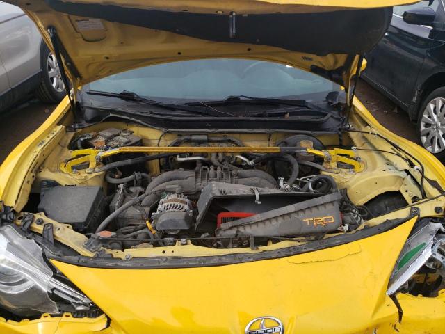 JF1ZNAA13F9707075 - 2015 TOYOTA SCION FR-S ყვითელი ფოტო 11