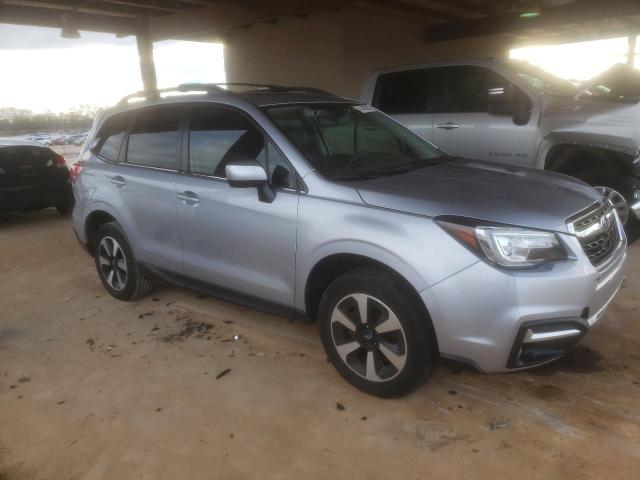 JF2SJARC6JH418169 - 2018 SUBARU FORESTER 2.5I LIMITED SILVER photo 4