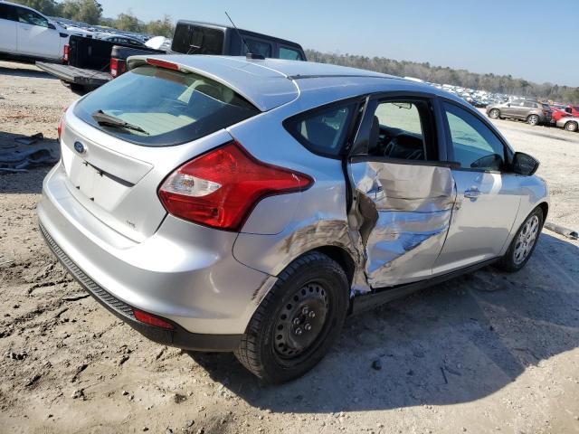 1FAHP3K20CL172665 - 2012 FORD FOCUS SE SILVER photo 3