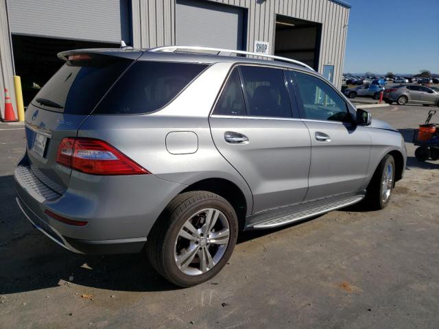 4JGDA2EB9EA313372 - 2014 MERCEDES-BENZ ML 350 BLUETEC GRAY photo 3