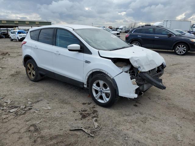 1FMCU0G92FUB41851 - 2015 FORD ESCAPE SE WHITE photo 4