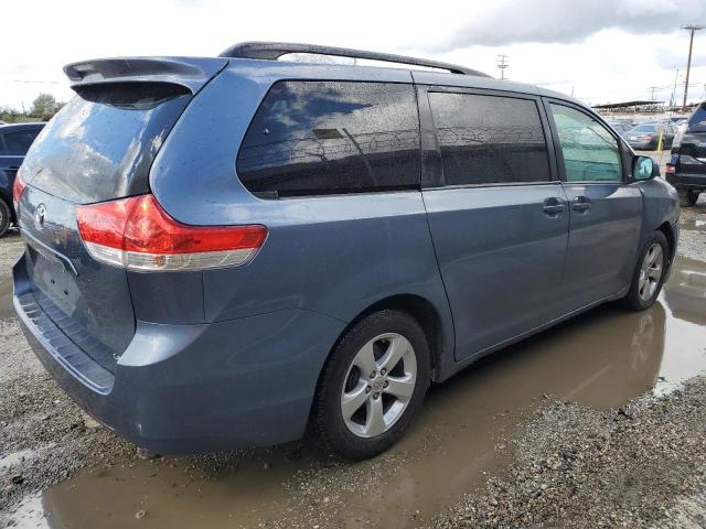 5TDKK3DC5DS325772 - 2013 TOYOTA SIENNA LE BLUE photo 3