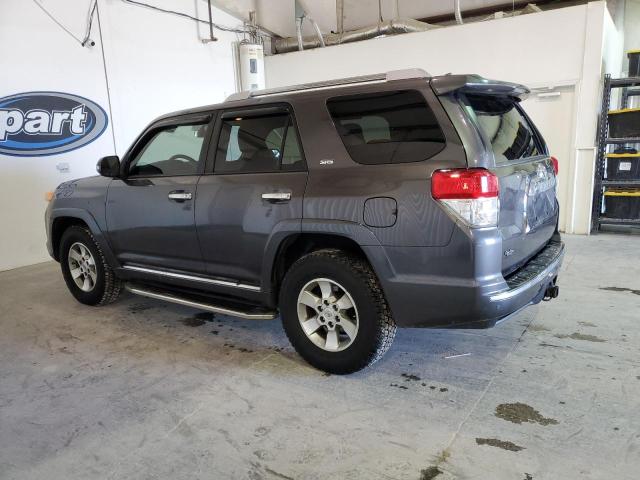 JTEZU5JR1D5052926 - 2013 TOYOTA 4RUNNER SR5 GRAY photo 2