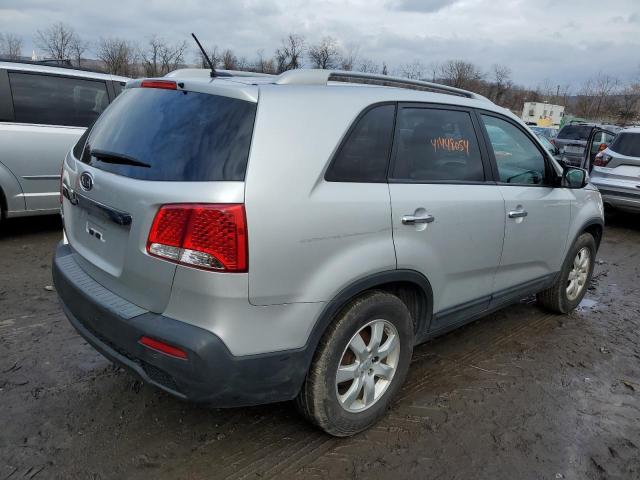 5XYKT3A69CG285624 - 2012 KIA SORENTO BASE SILVER photo 3