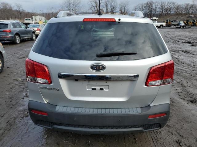 5XYKT3A69CG285624 - 2012 KIA SORENTO BASE SILVER photo 6