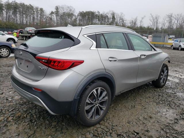 SJKCH5CR9JA003484 - 2018 INFINITI QX30 BASE PURE SILVER photo 3