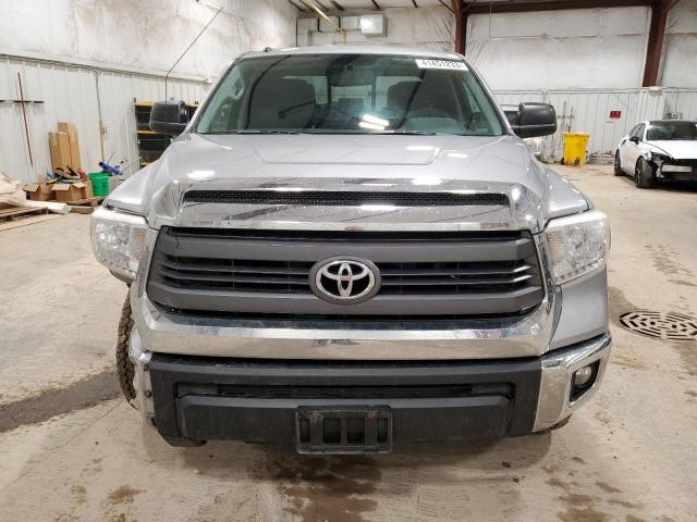 5TFUW5F17FX471141 - 2015 TOYOTA TUNDRA DOUBLE CAB SR/SR5 SILVER photo 5