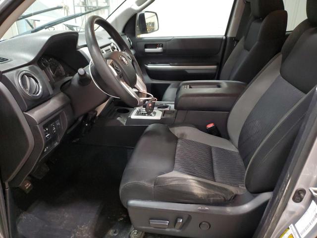 5TFUW5F17FX471141 - 2015 TOYOTA TUNDRA DOUBLE CAB SR/SR5 SILVER photo 7