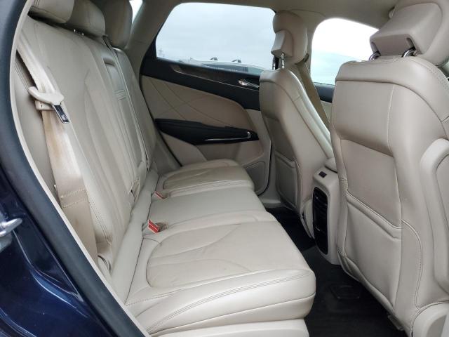 5LMCJ3C98HUL56974 - 2017 LINCOLN MKC RESERVE Blau Foto 11