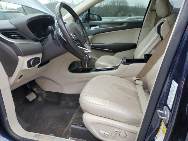 5LMCJ3C98HUL56974 - 2017 LINCOLN MKC RESERVE Blau Foto 7