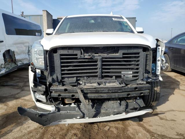 1GKS2AKC7JR388572 - 2018 GMC YUKON SLE WHITE photo 5