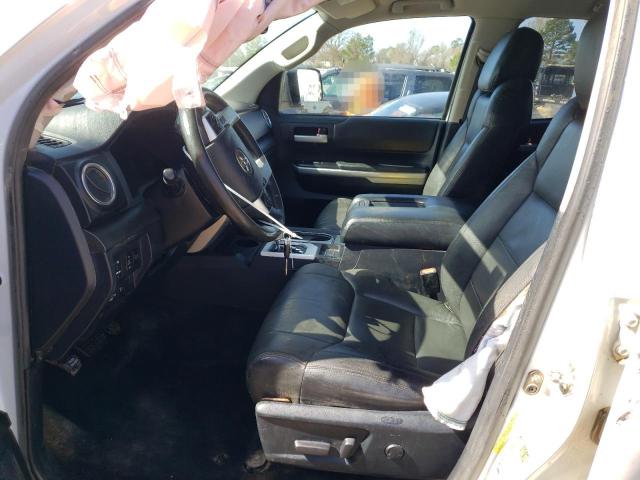 5TFUM5F10JX076300 - 2018 TOYOTA TUNDRA DOUBLE CAB SR/SR5 WHITE photo 7