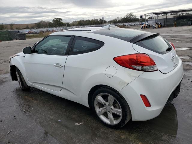 KMHTC6AD2DU094501 - 2013 HYUNDAI VELOSTER WHITE photo 2