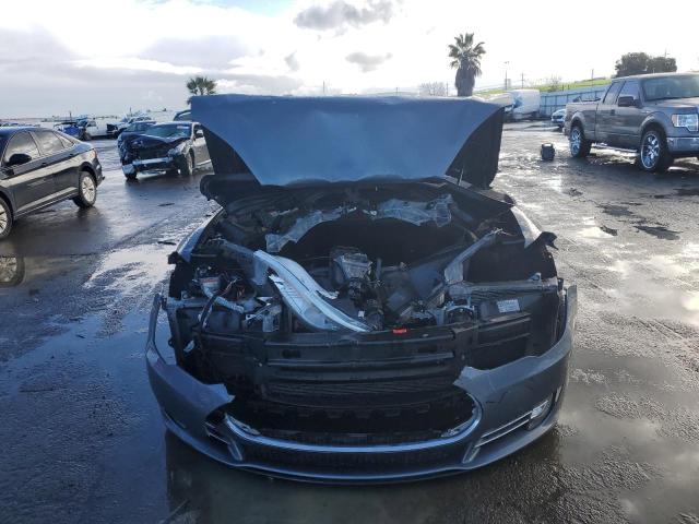 5YJSA1H14EFP33475 - 2014 TESLA MODEL S ნაცრისფერი ფოტო 5