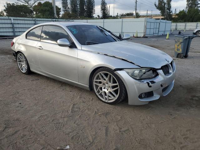 WBAKE3C54BE557712 - 2011 BMW 328 I SILVER photo 4