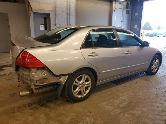 1HGCM56726A151963 - 2006 HONDA ACCORD EX SILVER photo 3