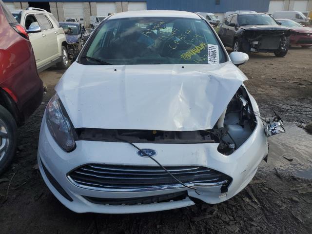 3FADP4EJ2KM162742 - 2019 FORD FIESTA SE WHITE photo 5