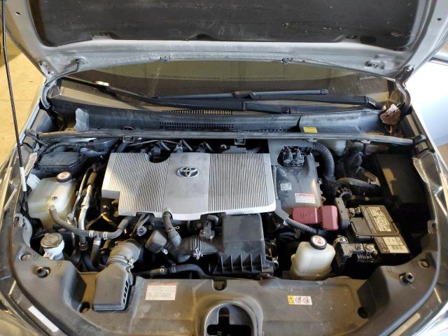 JTDKARFU7J3552163 - 2018 TOYOTA PRIUS SILVER photo 11