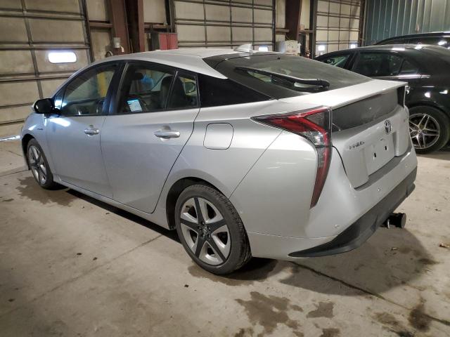 JTDKARFU7J3552163 - 2018 TOYOTA PRIUS SILVER photo 2