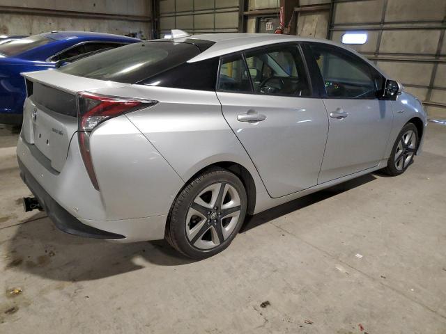 JTDKARFU7J3552163 - 2018 TOYOTA PRIUS SILVER photo 3