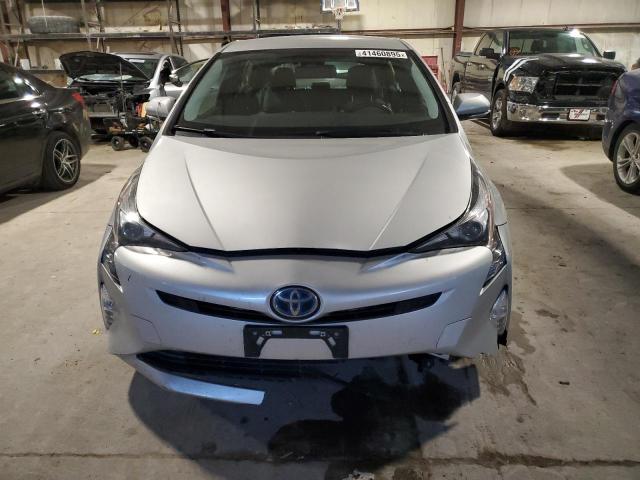 JTDKARFU7J3552163 - 2018 TOYOTA PRIUS SILVER photo 5