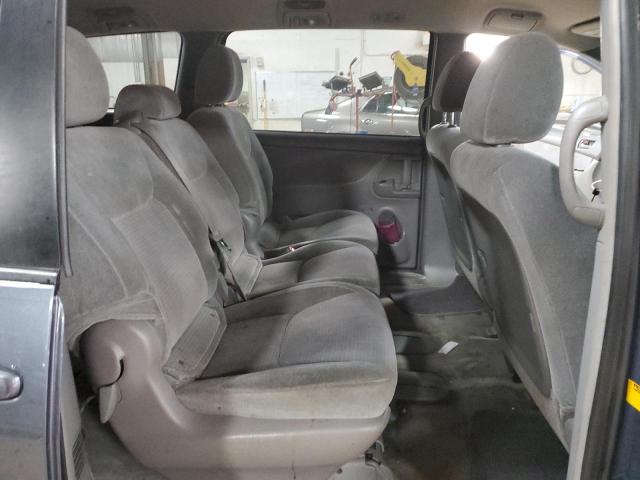 5TDZK23C59S227441 - 2009 TOYOTA SIENNA CE GRAY photo 11