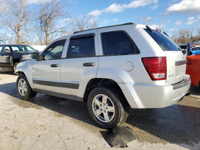 1J4GR48K55C541479 - 2005 JEEP GRAND CHER LAREDO SILVER photo 2