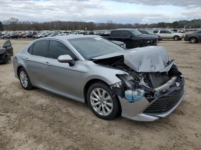 JTNB11HK7J3015012 - 2018 TOYOTA CAMRY L SILVER photo 4