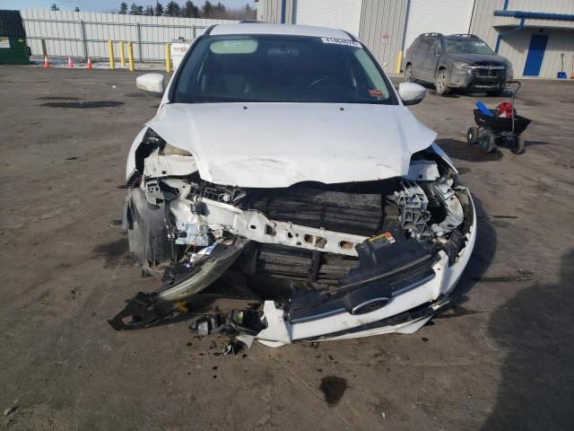 1FADP3K22EL146683 - 2014 FORD FOCUS SE WHITE photo 5