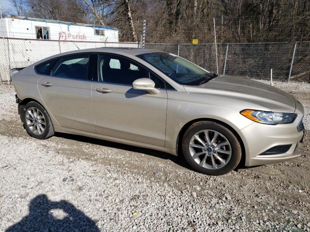 3FA6P0H70HR404005 - 2017 FORD FUSION SE GOLD photo 4