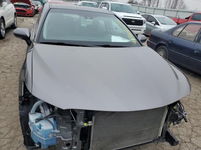 4T1B11HK3JU057574 - 2018 TOYOTA CAMRY L SILVER photo 5