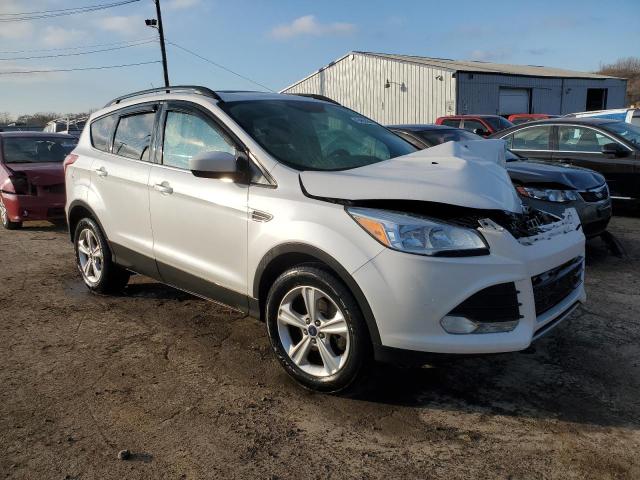 1FMCU0G91EUC29272 - 2014 FORD ESCAPE SE WHITE photo 4