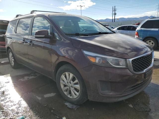 KNDMB5C16H6242653 - 2017 KIA SEDONA LX BURGUNDY photo 4