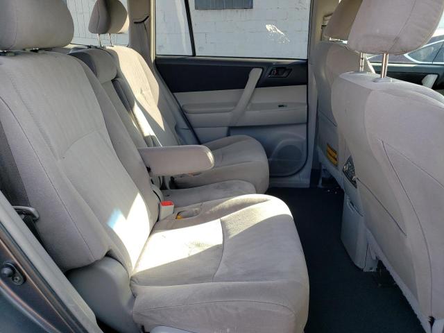 5TDBK3EH0DS205081 - 2013 TOYOTA HIGHLANDER BASE Gris photo 11