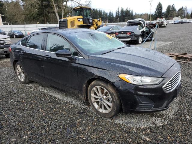 3FA6P0HD2KR179700 - 2019 FORD FUSION SE BLACK photo 4