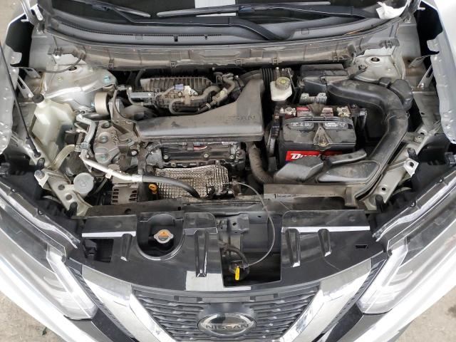 KNMAT2MTXJP604093 - 2018 NISSAN ROGUE S SILVER photo 11