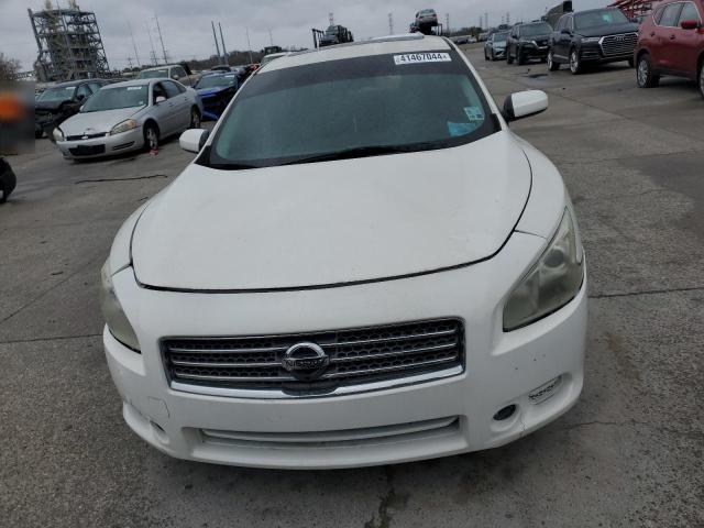 1N4AA5AP2BC847524 - 2011 NISSAN MAXIMA S WHITE photo 5