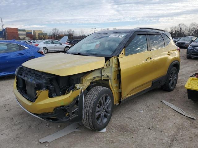 KNDEU2AA7M7119898 - 2021 KIA SELTOS S YELLOW photo 1