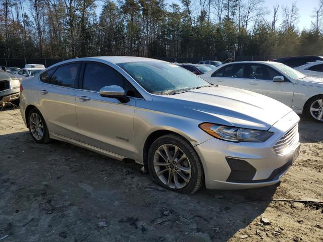 3FA6P0LU9KR225482 - 2019 FORD FUSION SE SILVER photo 4