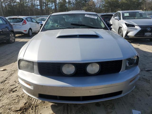 1ZVFT82H165147696 - 2006 FORD MUSTANG GT SILVER photo 5