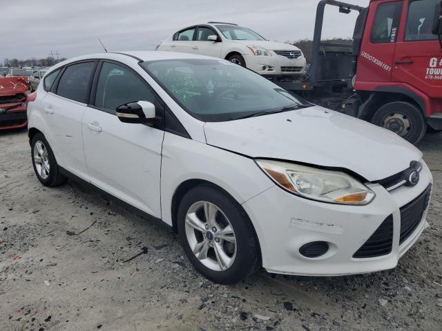 1FADP3K22DL291866 - 2013 FORD FOCUS SE WHITE photo 4