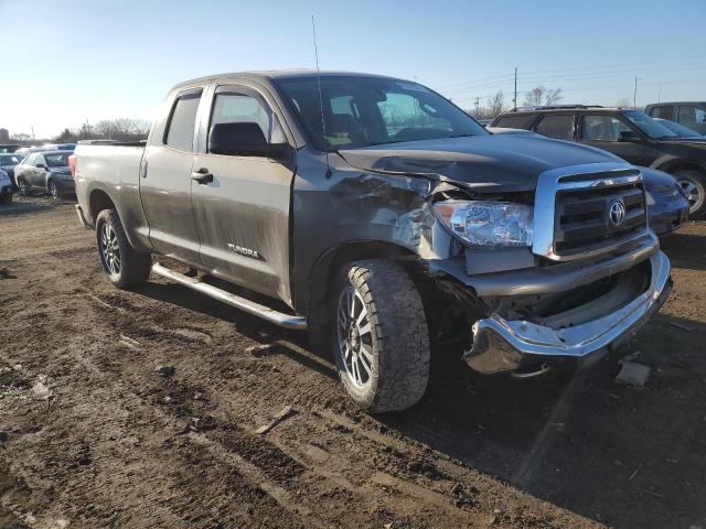 5TFUM5F12CX035797 - 2012 TOYOTA TUNDRA DOUBLE CAB SR5 GRAY photo 4