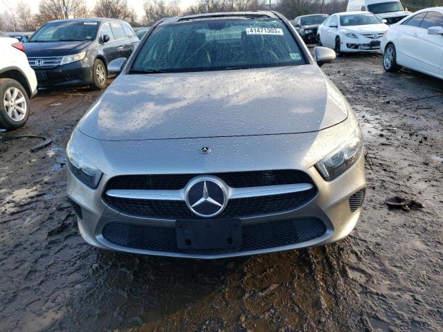 WDD3G4FBXKW005477 - 2019 MERCEDES-BENZ A 220 4MATIC SILVER photo 5