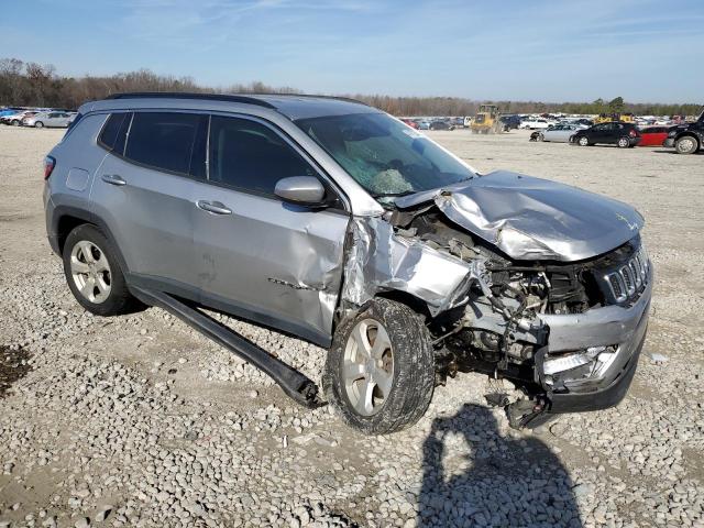 3C4NJCBB6KT685386 - 2019 JEEP COMPASS LATITUDE SILVER photo 4