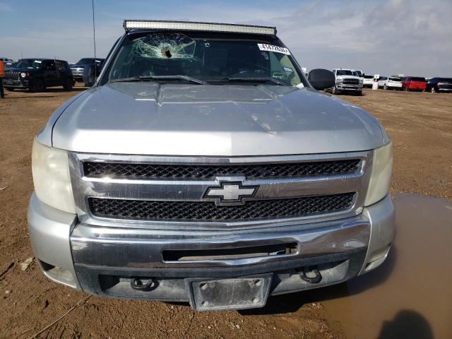 3GCPKSE31BG238381 - 2011 CHEVROLET SILVERADO K1500 LT SILVER photo 5